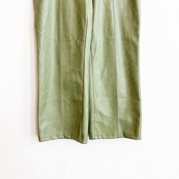 NEW 7 For All Mankind Women's Faux Leather Wide Leg Crop Pants Green Medium - Picture 4 of 7